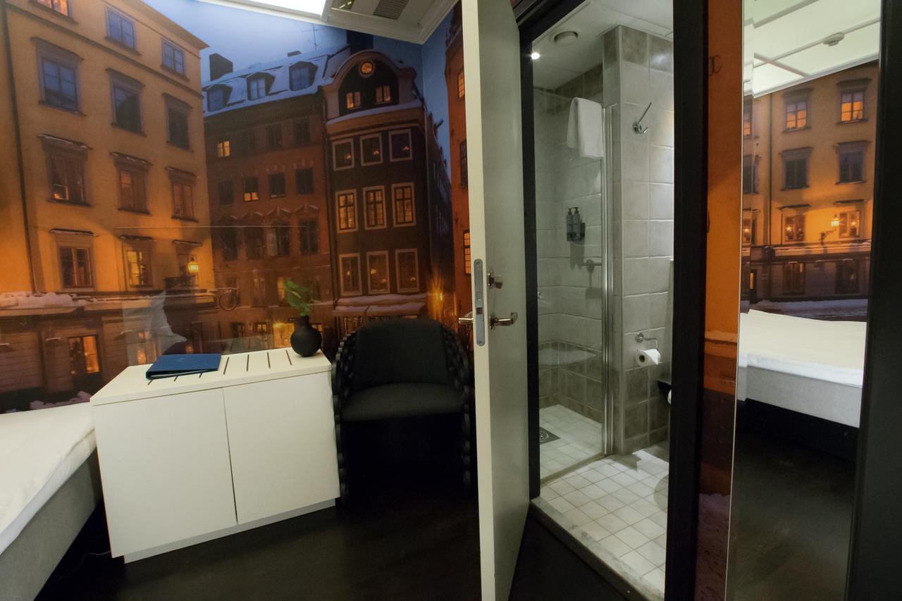 Compact Cabin (no windows) - 140cm bed